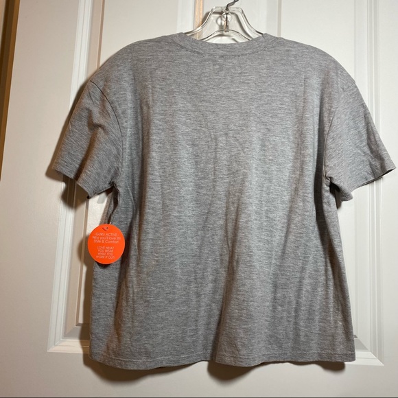Guru Active Cropped Heather Gray Short Sleeved V neck Tee Size Small NWT - Picture 2 of 6